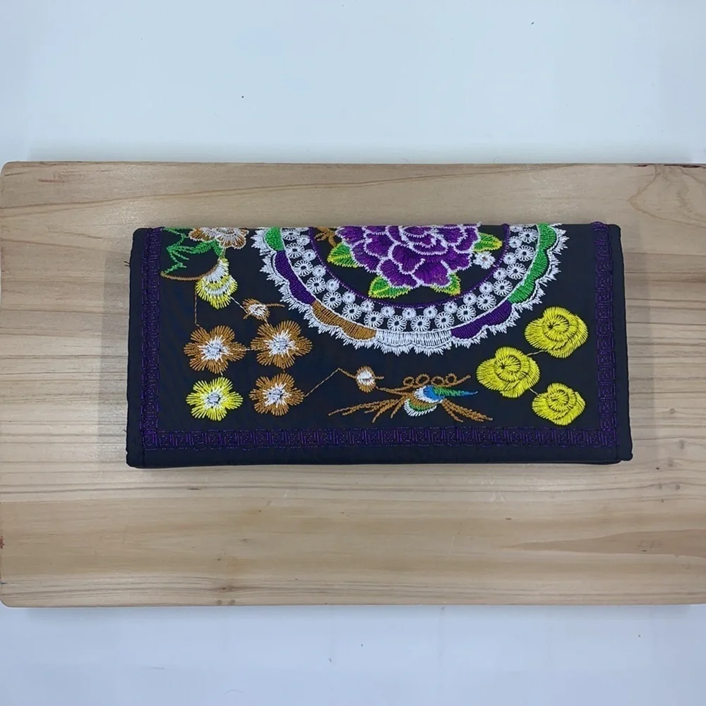 N/A floral embroidery